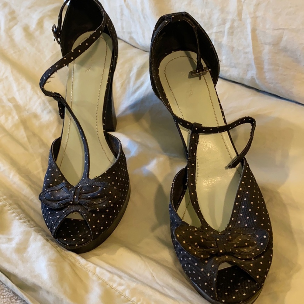 High heel sandals